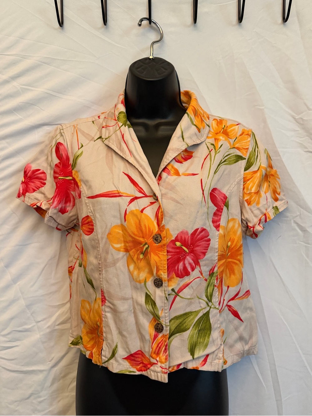 Women’s Floral Button-Front Blouse in Beige with Yellow & Pink Flowers